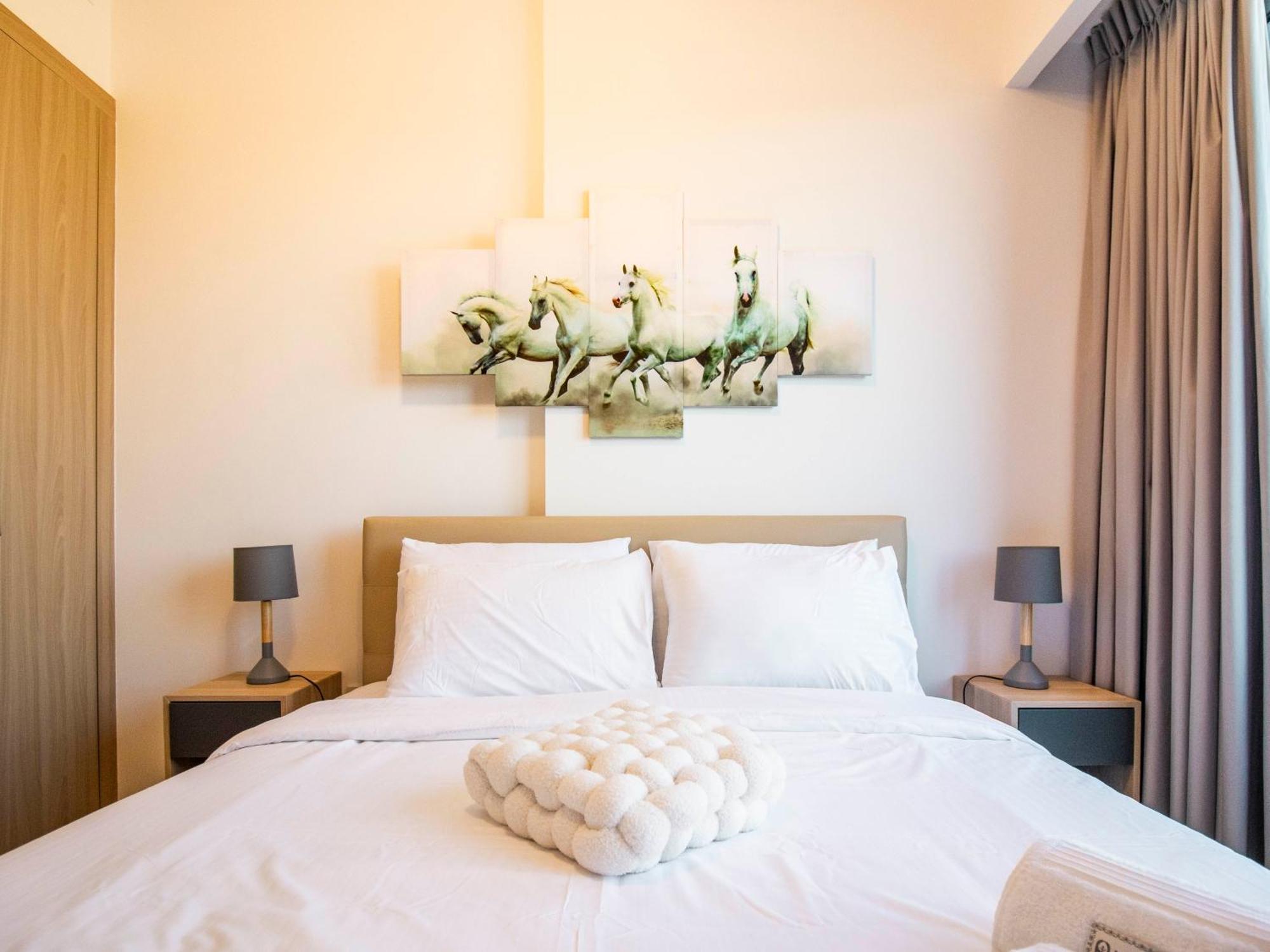 Apartment Luxury 1-bedroom Hideaway In Meydan Dubai