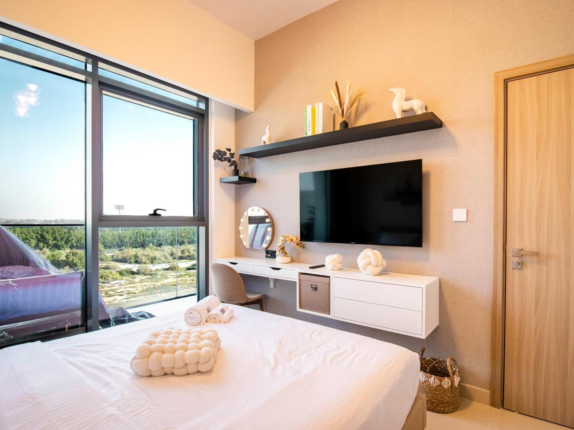 Apartment Luxury 1-bedroom Hideaway In Meydan Dubai
