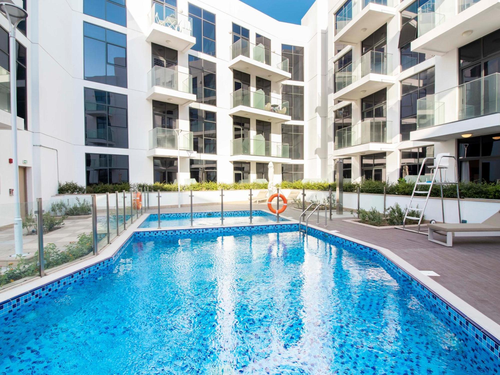 Apartment Luxury 1-bedroom Hideaway In Meydan Dubai